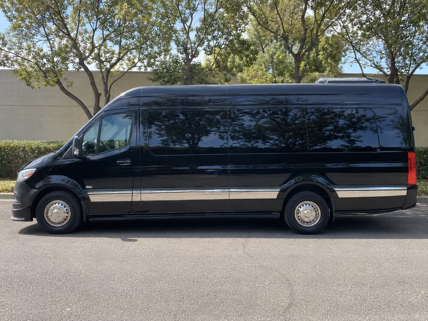 book a bus for your next corporate event 2