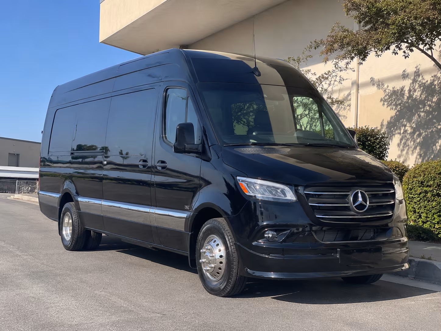 bus rental options for duluth trips