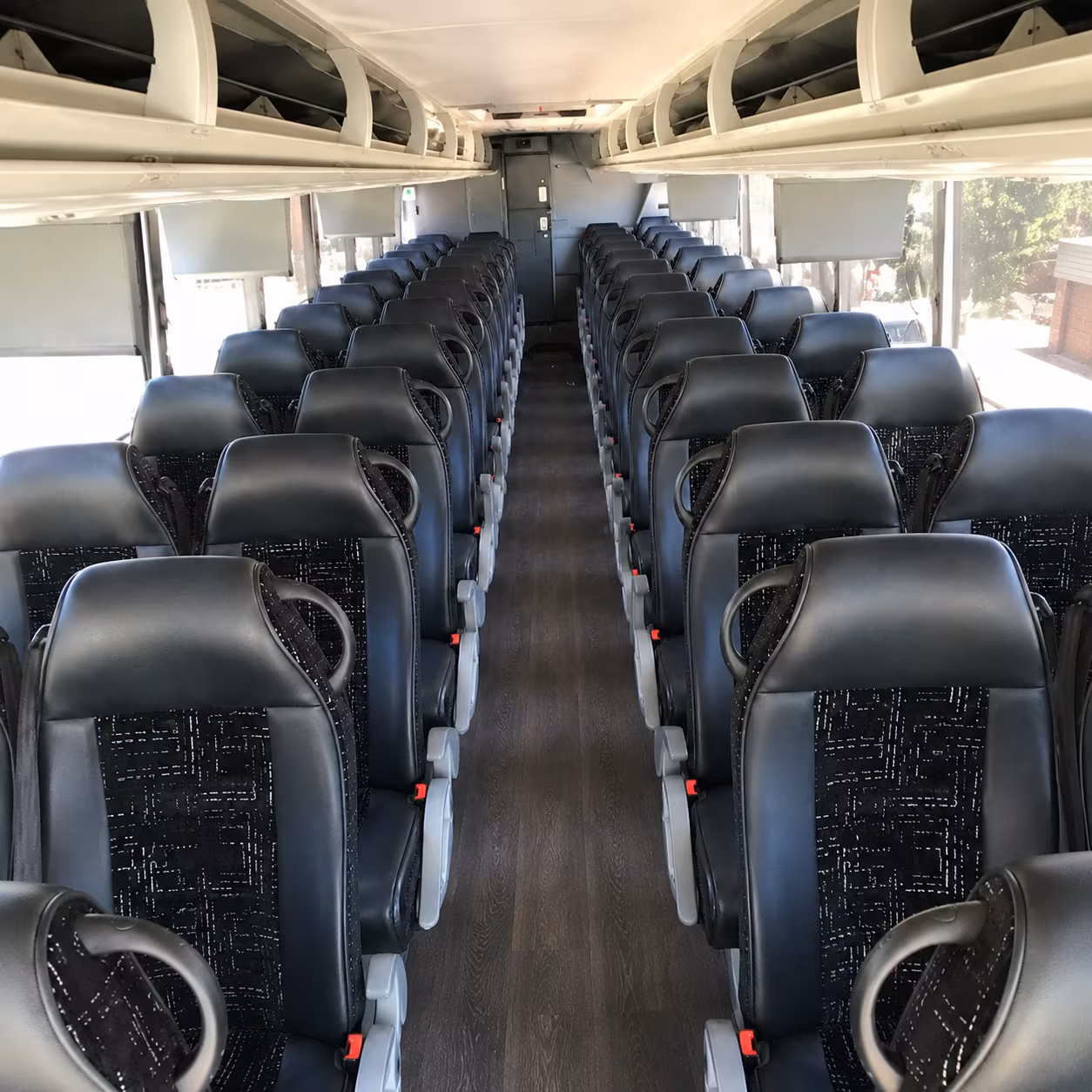 charter buses to umd bulldogs games at amsoil arena