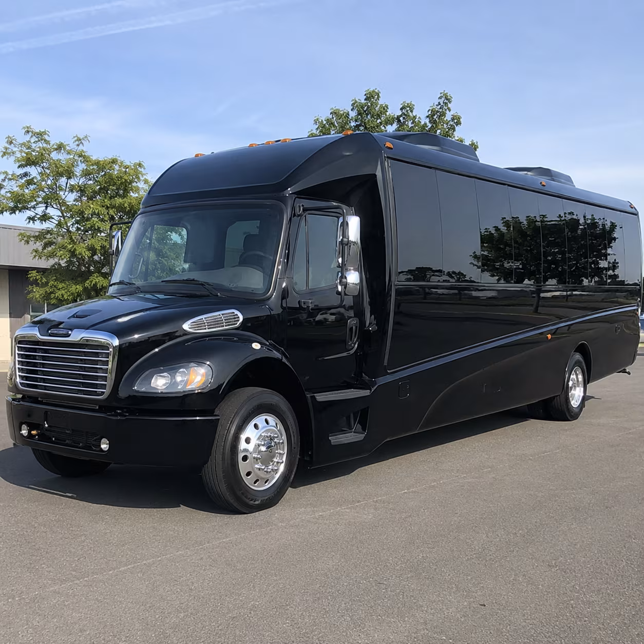 duluth 18 passenger minibus