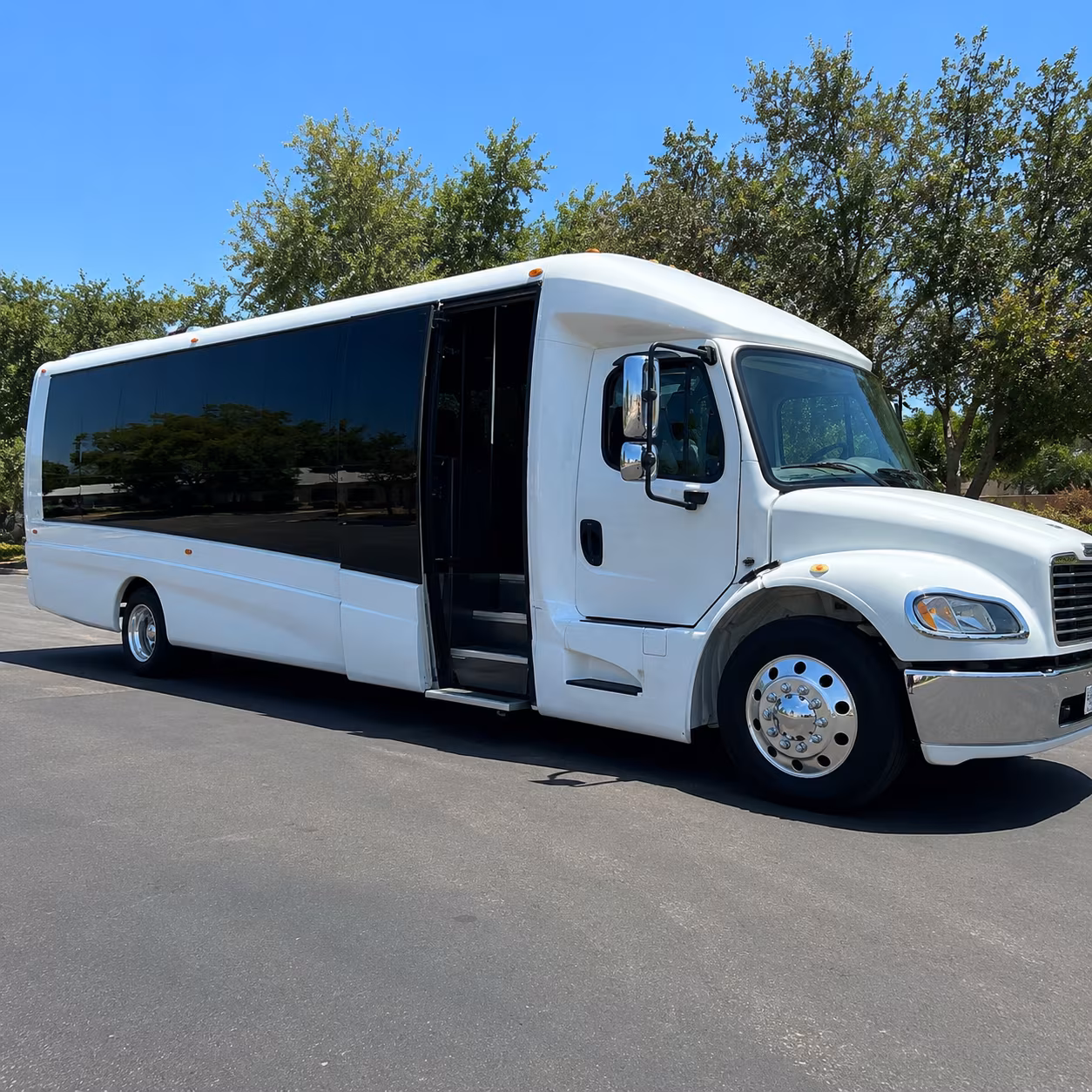 rent a minibus in duluth for a stress free prom night arrival